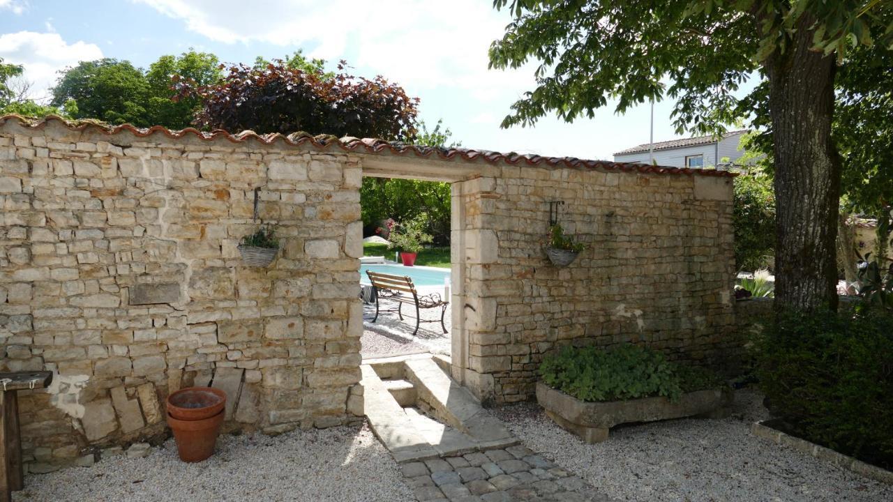 Bed and Breakfast La Rochelle Et L'Aunis Saint-Sauveur-d'Aunis Exterior foto